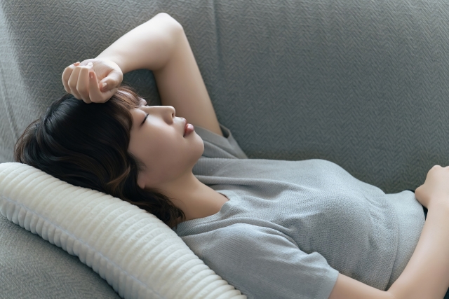 横になると気持ち悪くなる…考えられる病気と早めに相談すべき症状