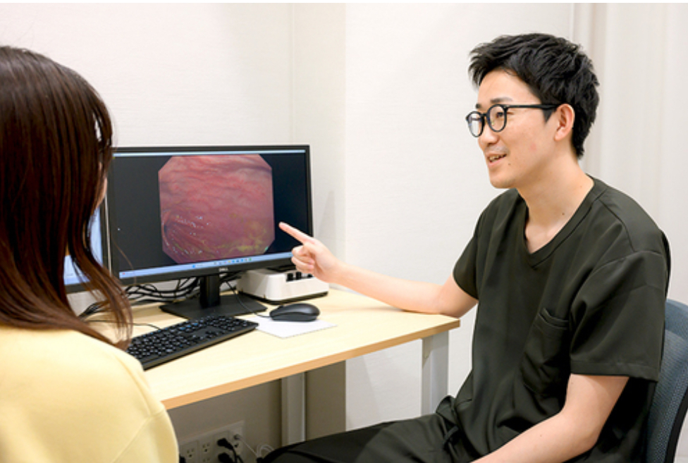 説明をする先生