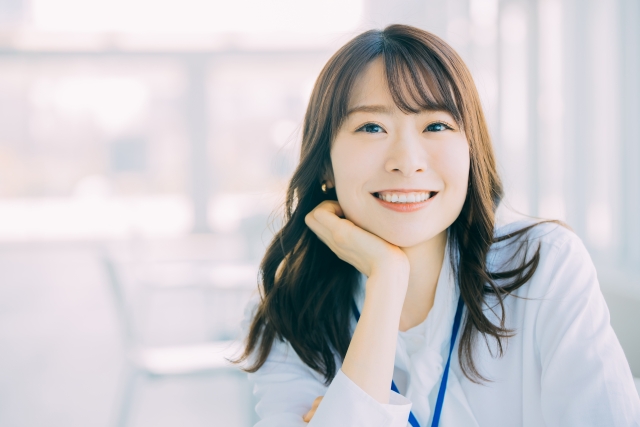 笑顔の女性
